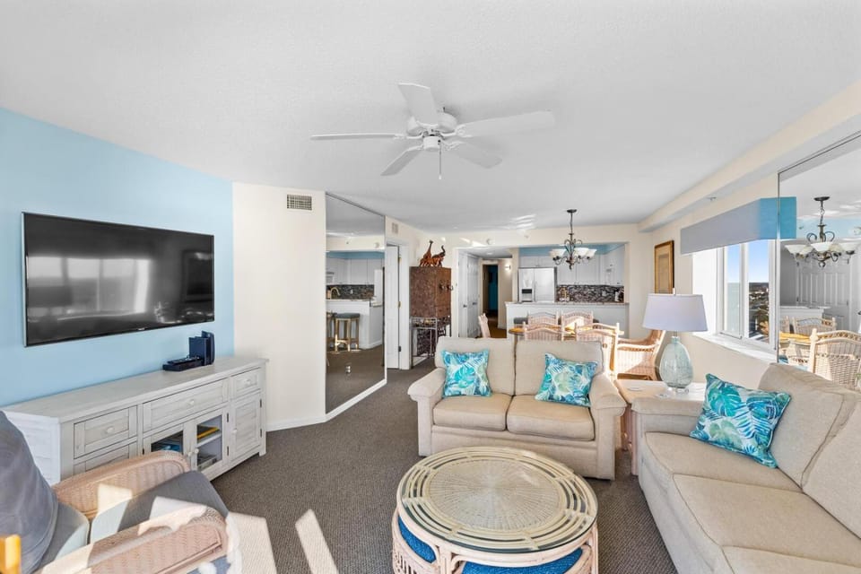 Communal lounge/ TV room, TV and multimedia, Living room, Seating area