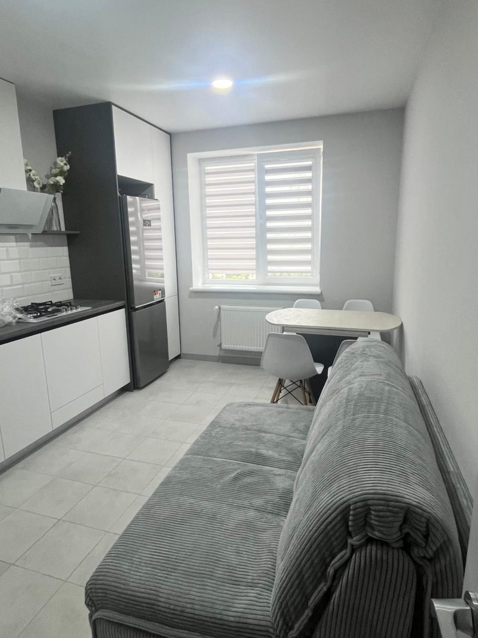 Kitchen or kitchenette, Dining area, stove