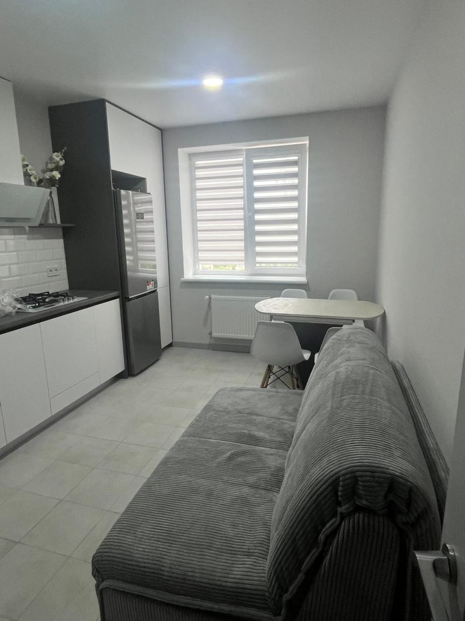 Kitchen or kitchenette, Dining area, stove