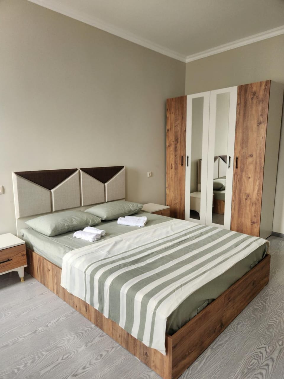 Bed, Photo of the whole room, Bedroom, towels, wardrobe
