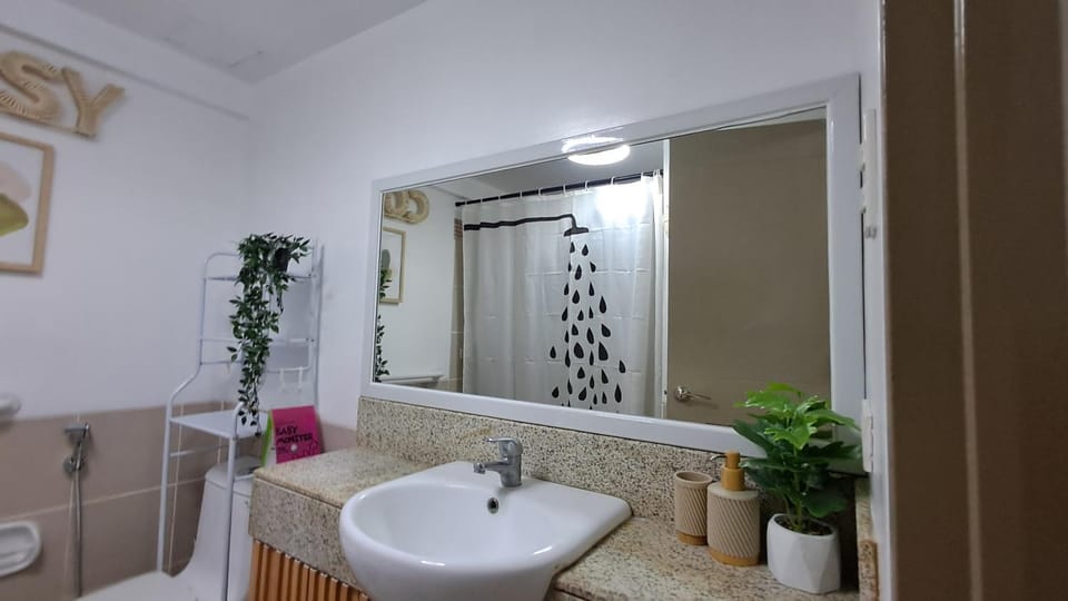 Mysuites2go 517 Lenden Hostel in Taguig