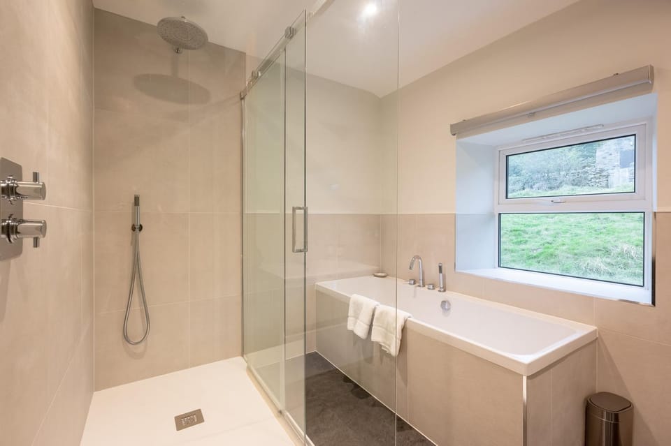 Shower, Bathroom, Bath, towels