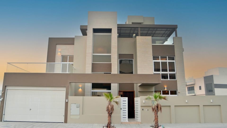 Property building, Day
