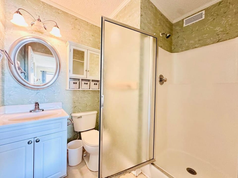Shower, Toilet, Bathroom