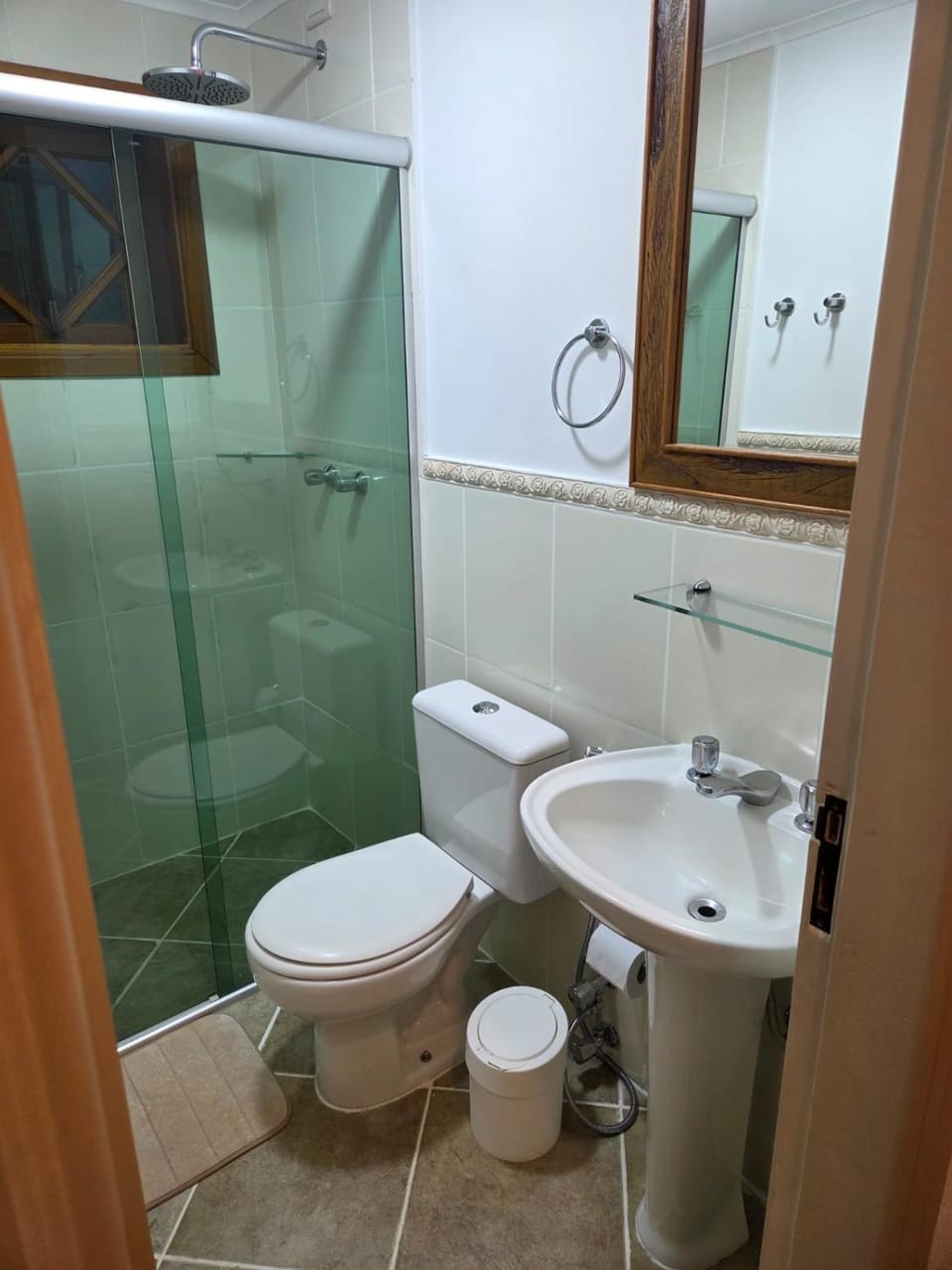 Shower, Toilet, Bathroom, bidet, towels