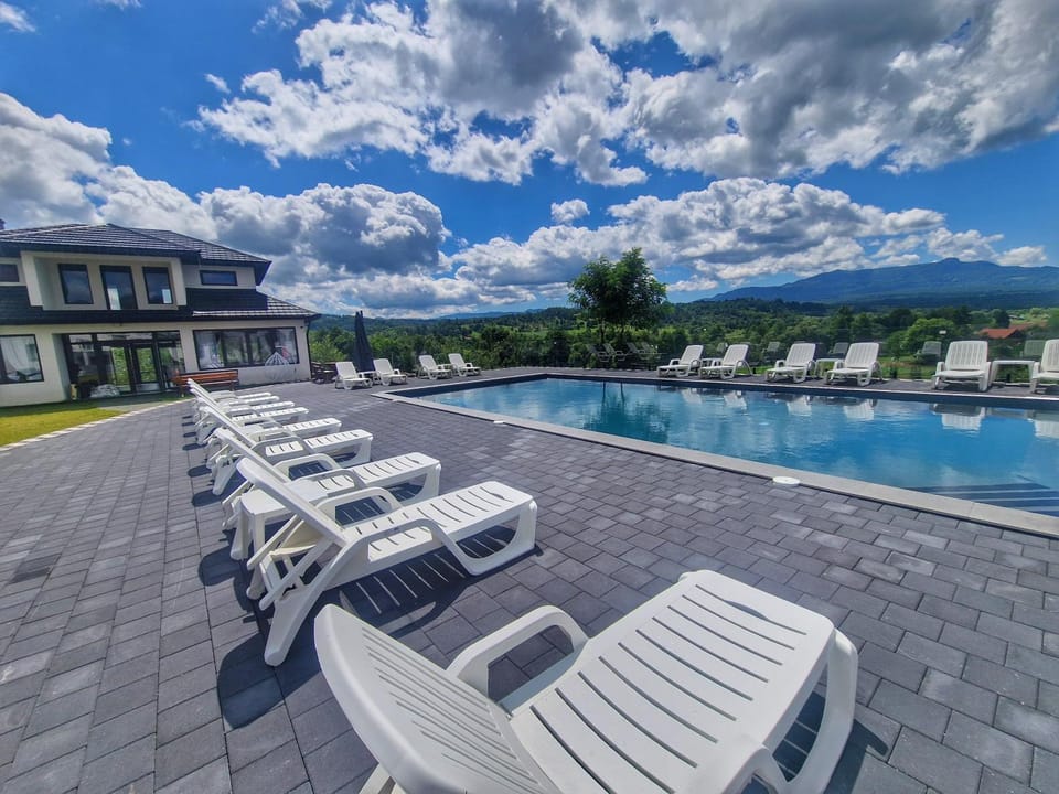 Pool view, Swimming pool