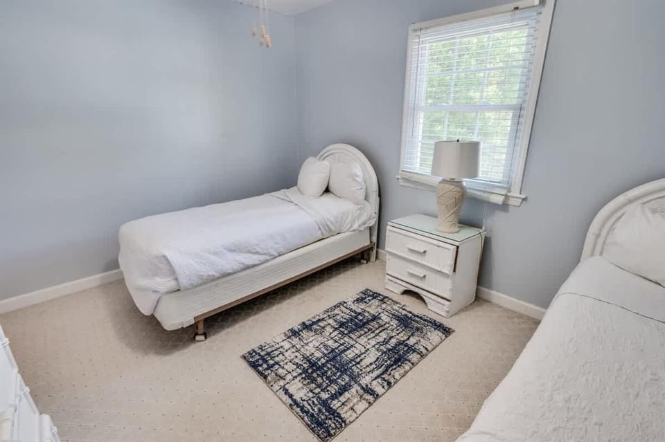 NEW Private 2BR Large Kitchen Close to Ocean House in Atlantic Beach