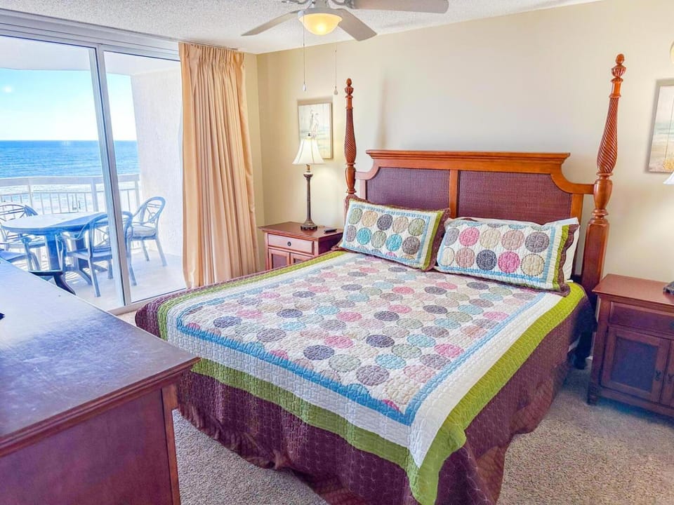 Bed, View (from property/room), Balcony/Terrace, Photo of the whole room, Bedroom