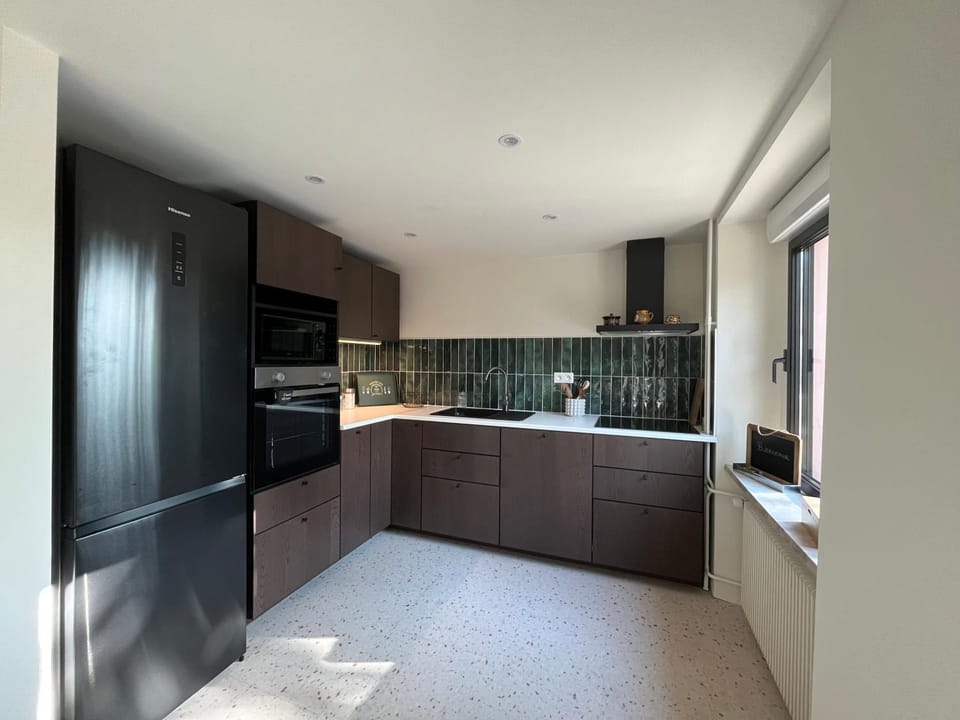 Kitchen or kitchenette