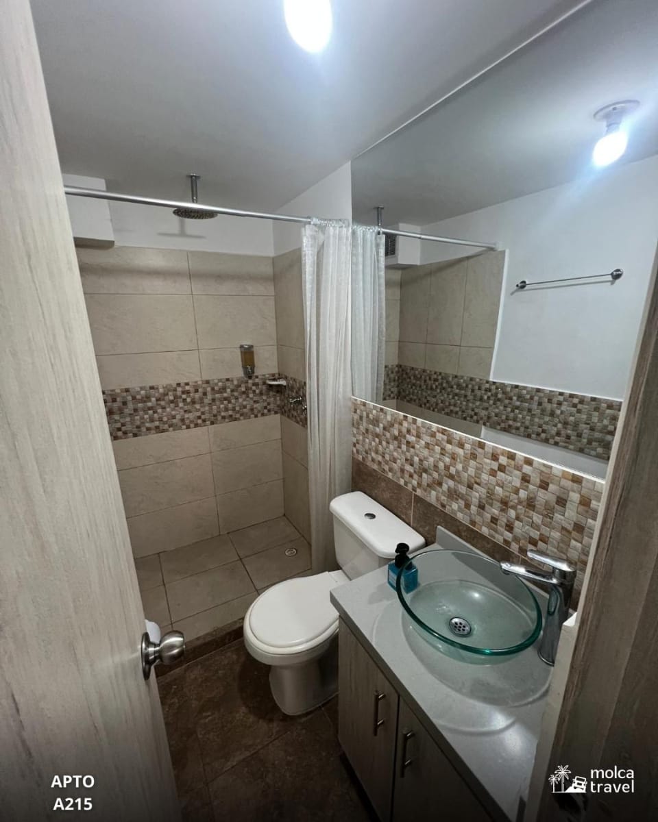 Alojamiento Familiar para 21 - A 5min del Aeropuerto - Con 4 Pisincas - 3 Jacuzzi - By Molca Travel Apartment in Quindio, Colombia
