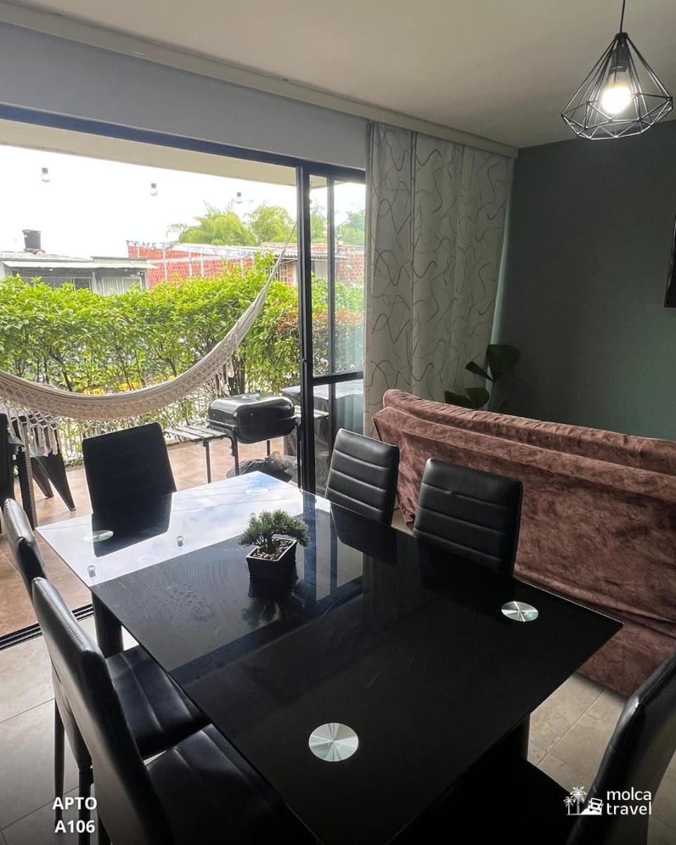 Alojamiento Familiar para 21 - A 5min del Aeropuerto - Con 4 Pisincas - 3 Jacuzzi - By Molca Travel Apartment in Quindio, Colombia