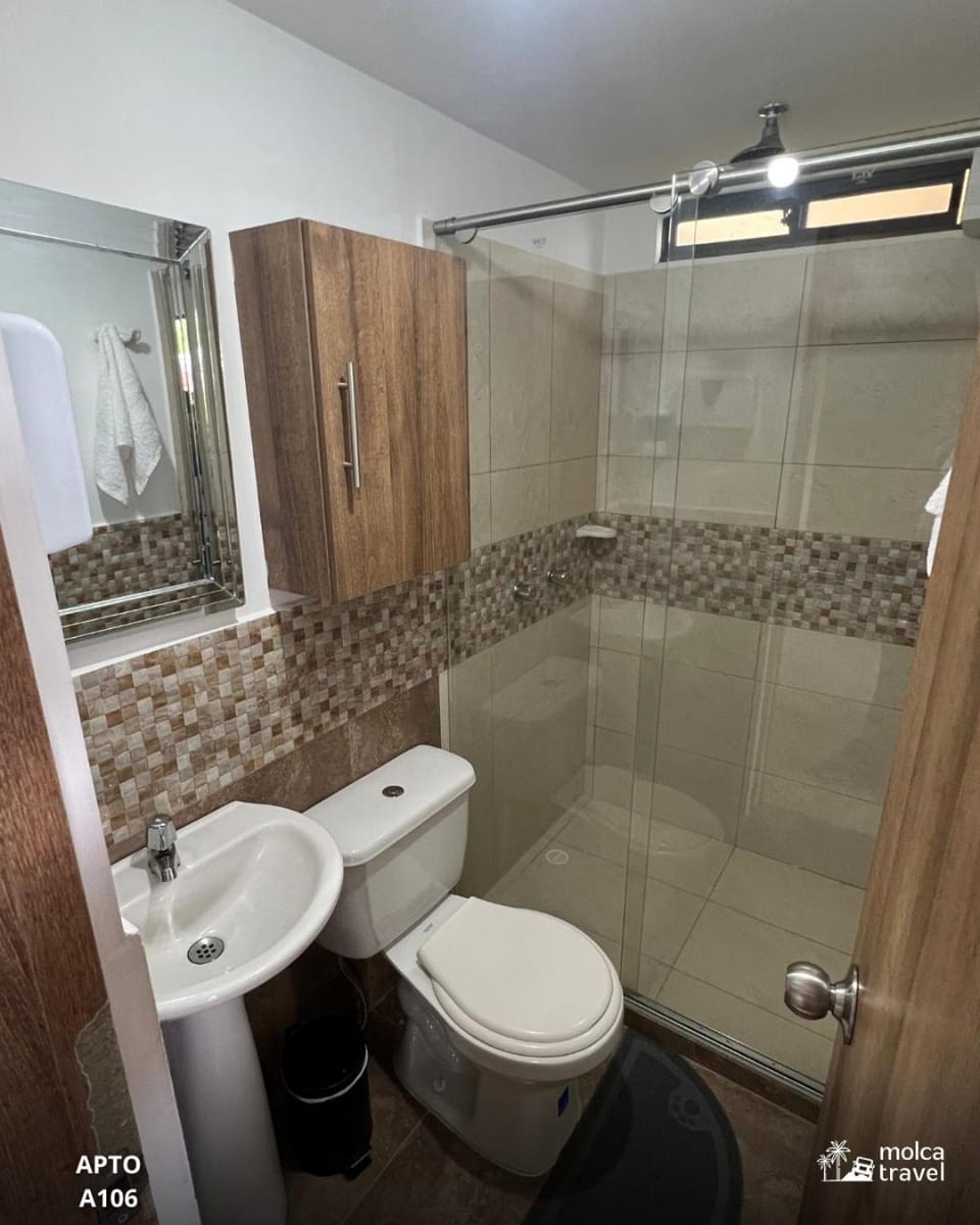 Alojamiento Familiar para 21 - A 5min del Aeropuerto - Con 4 Pisincas - 3 Jacuzzi - By Molca Travel Apartment in Quindio, Colombia