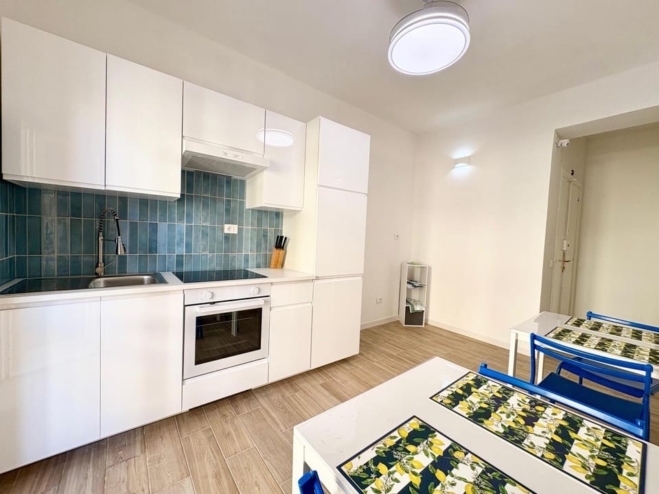 Kitchen or kitchenette, Kitchen or kitchenette, Dining area