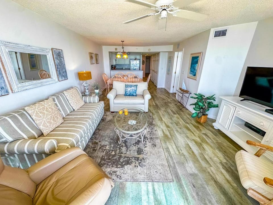 Communal lounge/ TV room, TV and multimedia, Living room