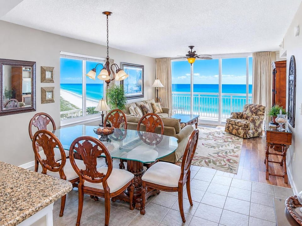 Crescent Shores N 504 Apartment in Crescent Beach