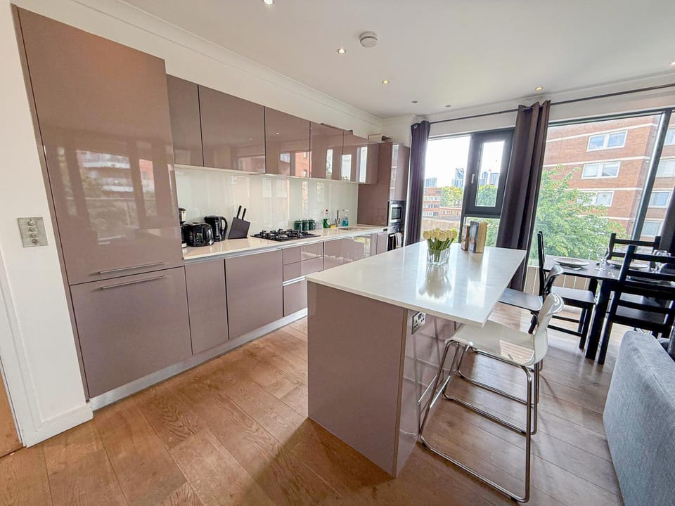 Kitchen or kitchenette, Living room, Seating area, Dining area, dishwasher, oven, stove