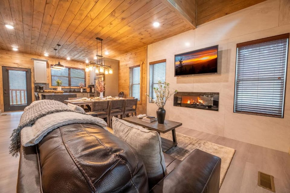 Hillside Horizon By Avada Properties House in Pigeon Forge
