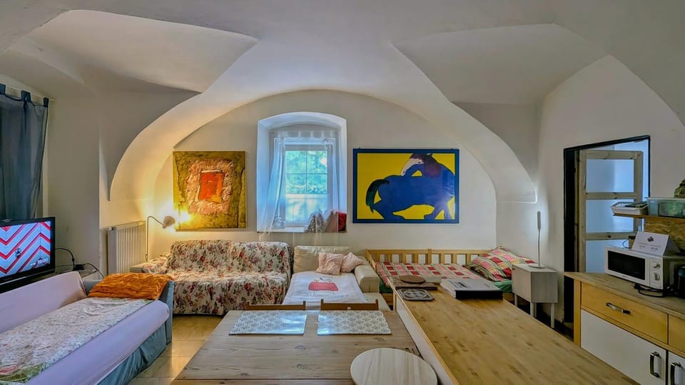 TV and multimedia, Living room, Seating area
