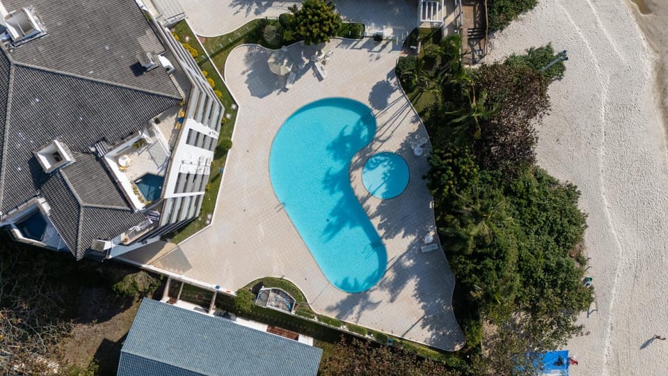 C183 Lindo apto em condomínio de frente para o mar Apartment in Florianopolis