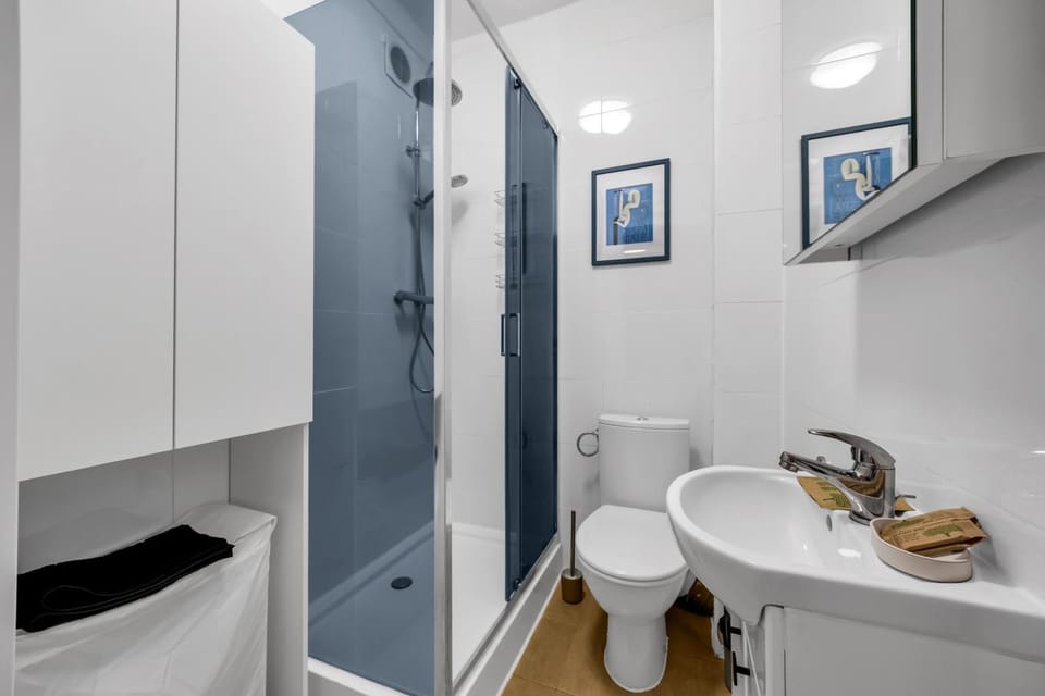 Shower, Toilet, Bathroom