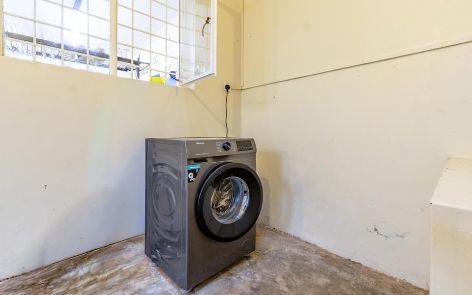Charming 3-Bedroom Townhouse with Garden & Balcony - Lavington, Nairobi House in Nairobi