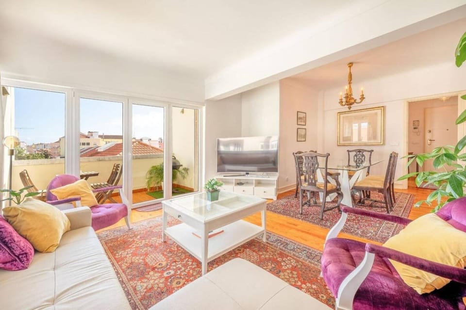 Come Home to Calm in Lisbons Center Apartment in Lisbon