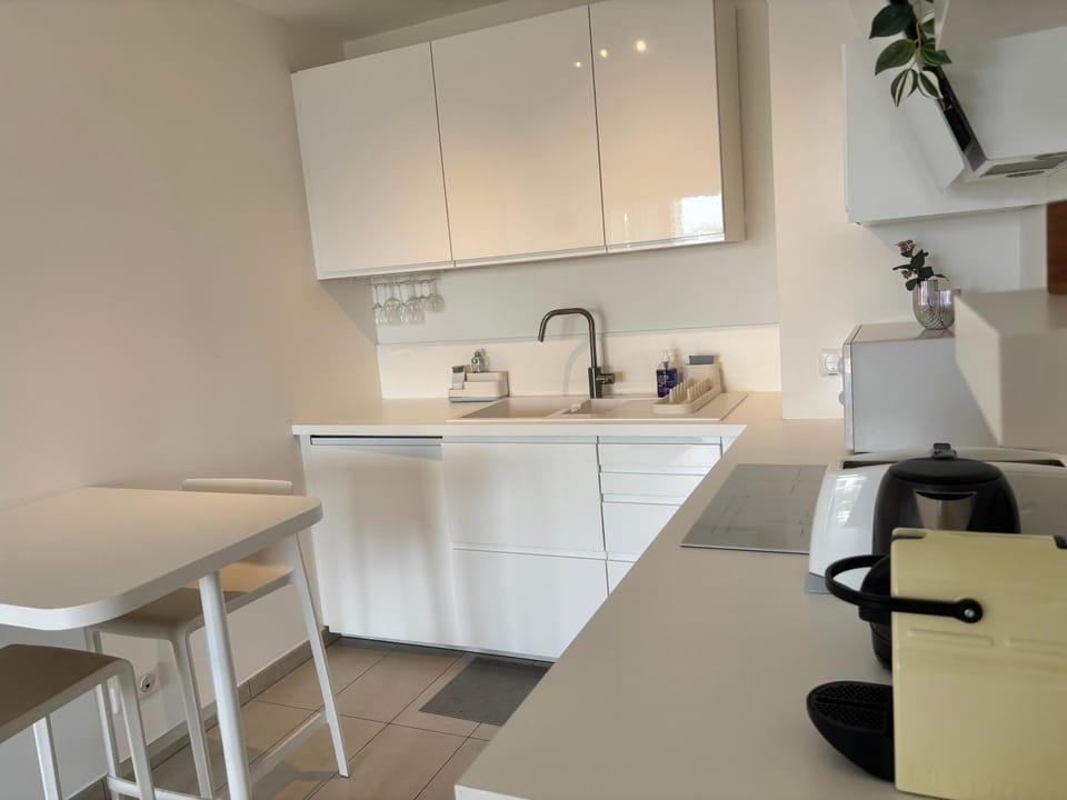 Beau T2 au bord du Lez Apartment in Montpellier