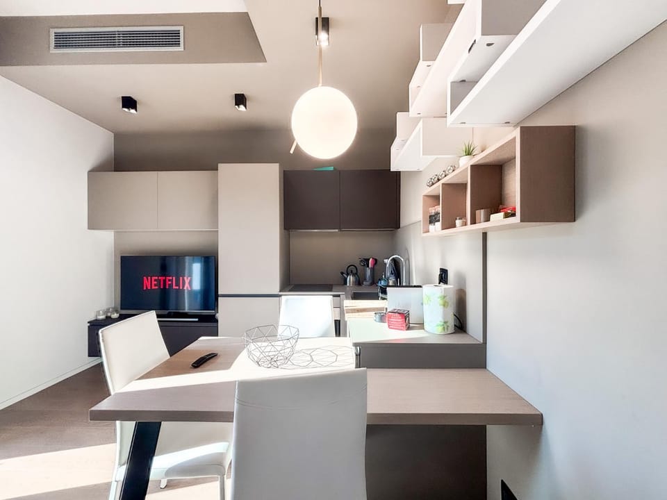 TV and multimedia, Coffee/tea facilities, Kitchen or kitchenette, Dining area, minibar, oven