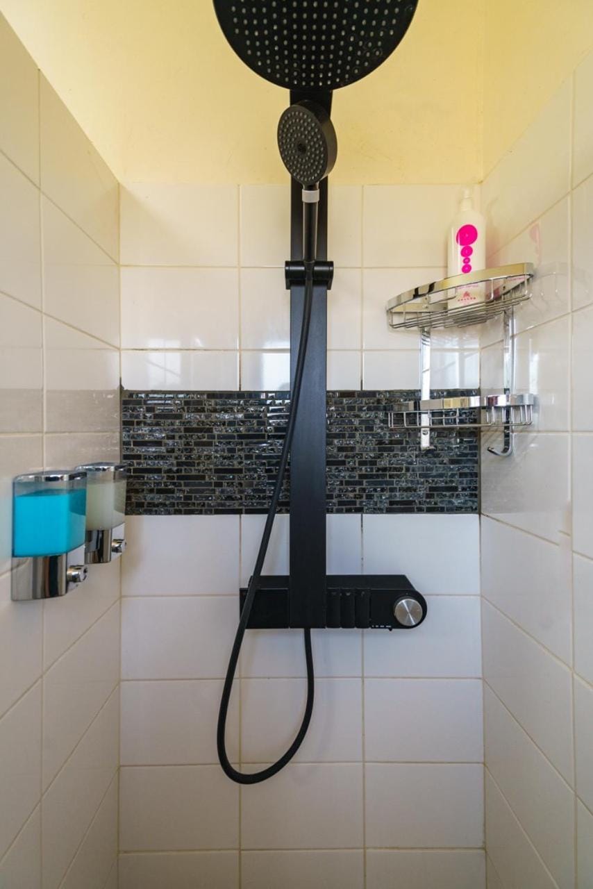 Shower, Bathroom, heating