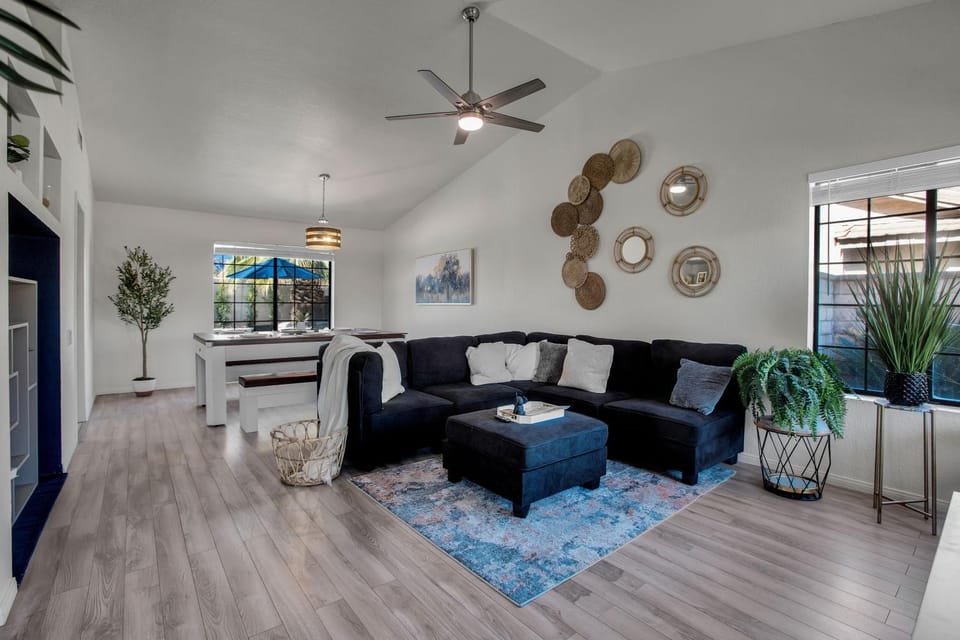 Azure Oasis-Saltwater Pool & Spa with Putting green! House in Indian Wells