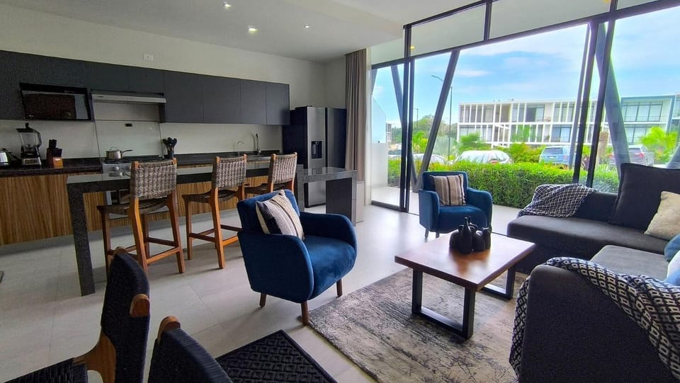 Kitchen or kitchenette, Living room