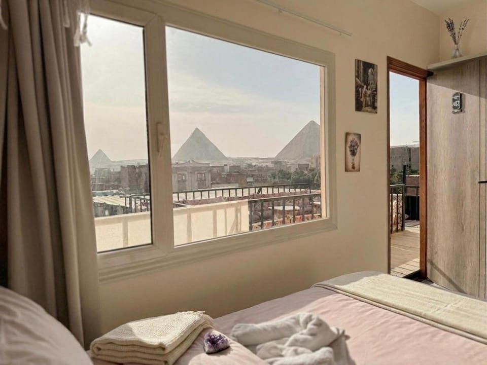Bed, Natural landscape, View (from property/room), Balcony/Terrace, Photo of the whole room, Bedroom, Mountain view, towels