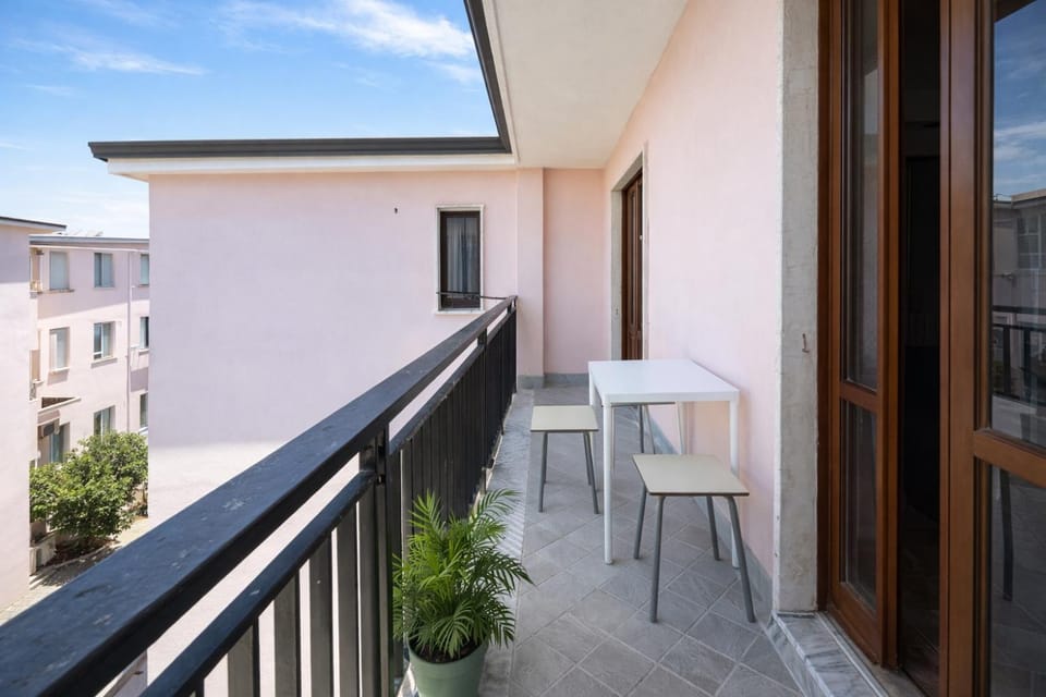 Property building, View (from property/room), Balcony/Terrace