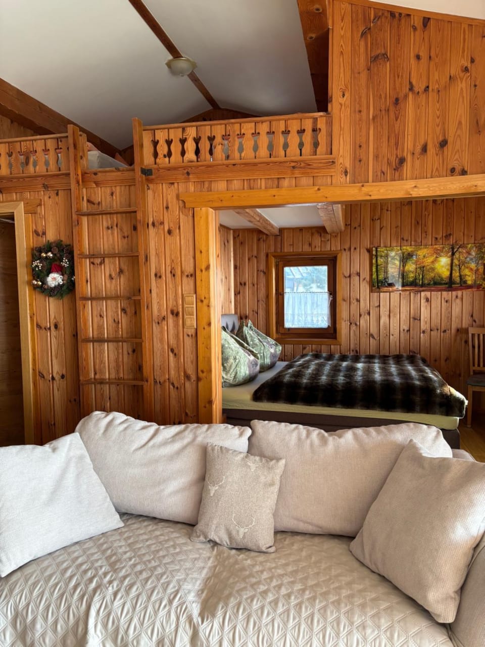 Alm Chalet on Mondsee Mountain, pets welcome! House in Upper Austria