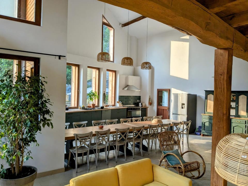 Dining area, kitchen
