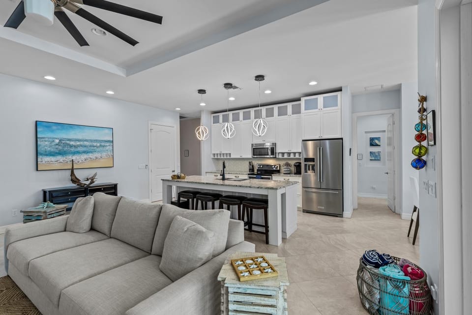 Kitchen or kitchenette, Living room, Seating area