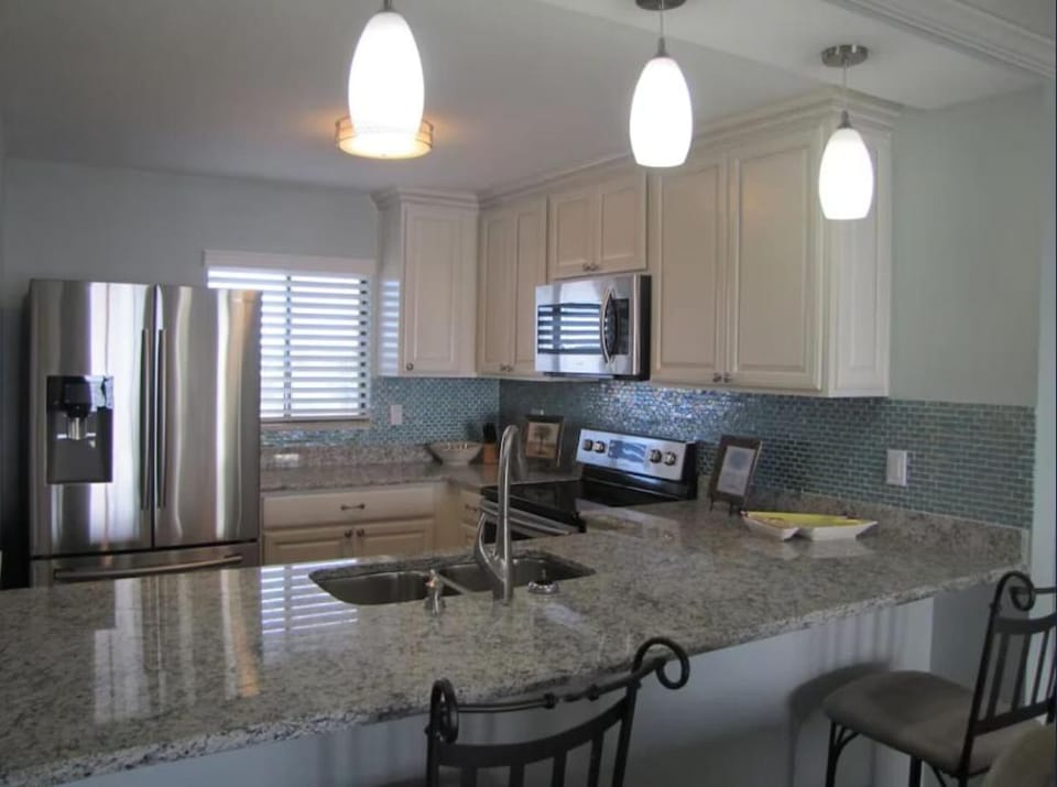 Emerald Isle 609 Gulf Views Close to Beach House in Okaloosa Island
