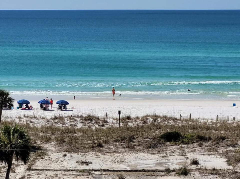 Emerald Isle 609 Gulf Views Close to Beach House in Okaloosa Island
