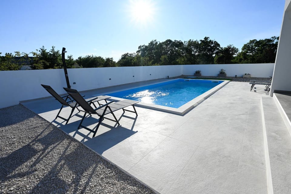 Patio, Balcony/Terrace, Pool view, Swimming pool, sunbed