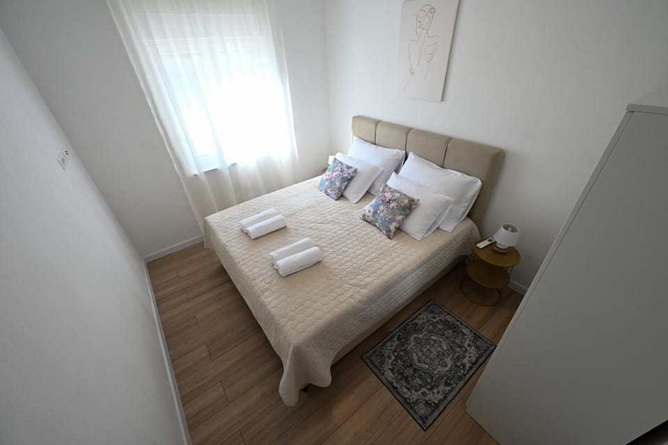 Bedroom, Family, air conditioner