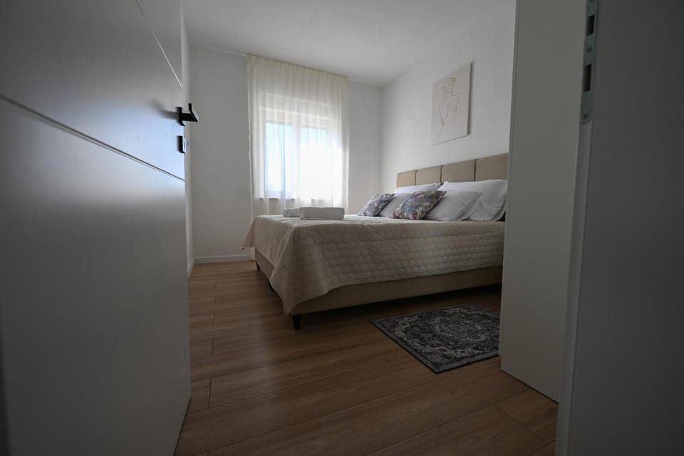 Bedroom, Family, air conditioner