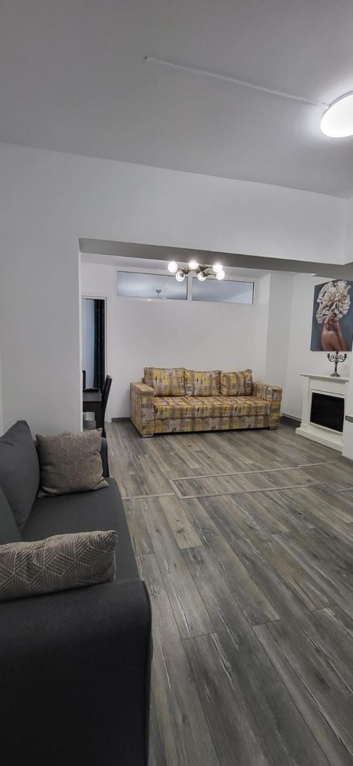 Bistro Centru Vechi Craiova Bed and Breakfast in Craiova