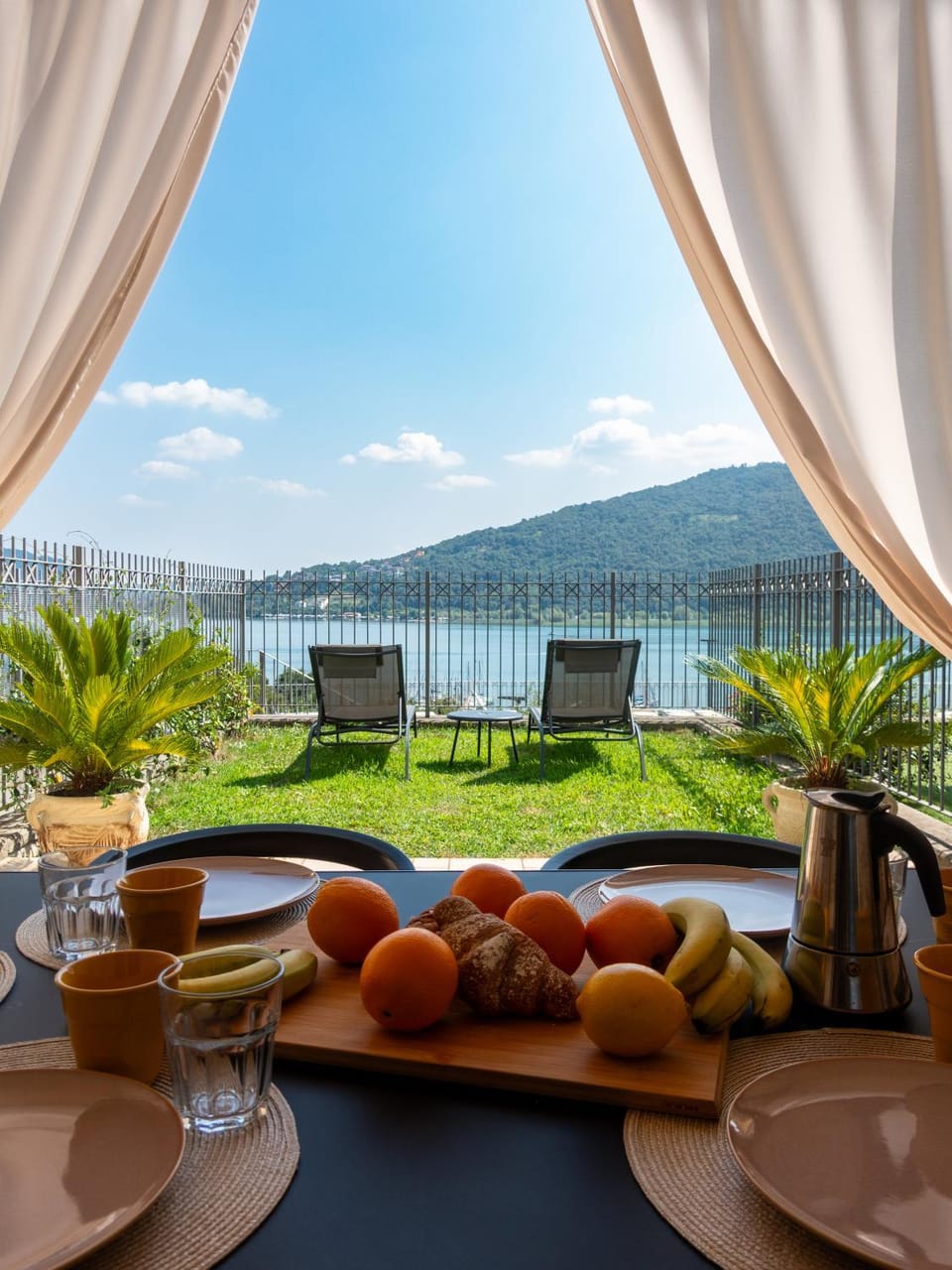 Natural landscape, View (from property/room), Balcony/Terrace, Lake view