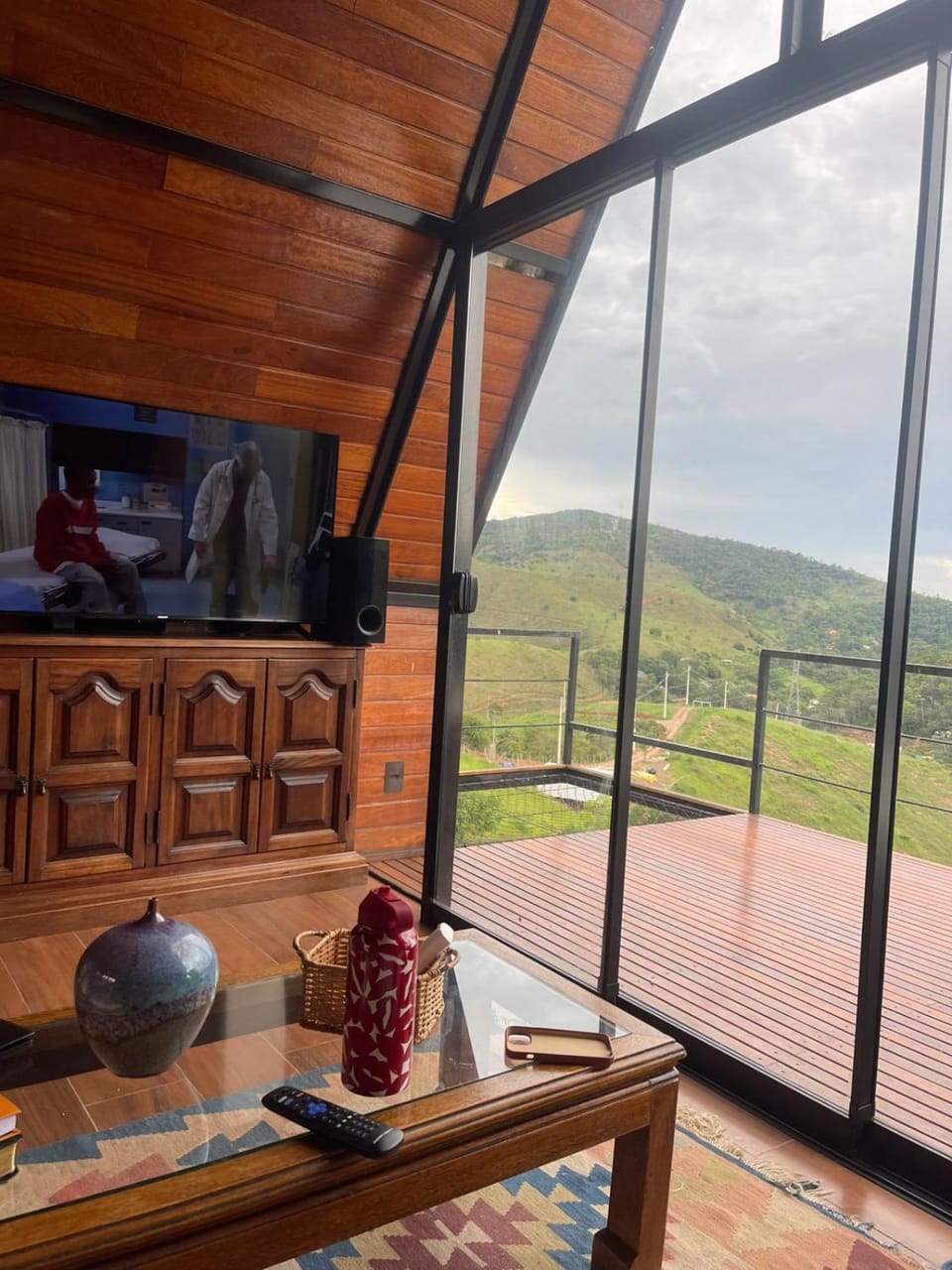 TV and multimedia, View (from property/room), Mountain view