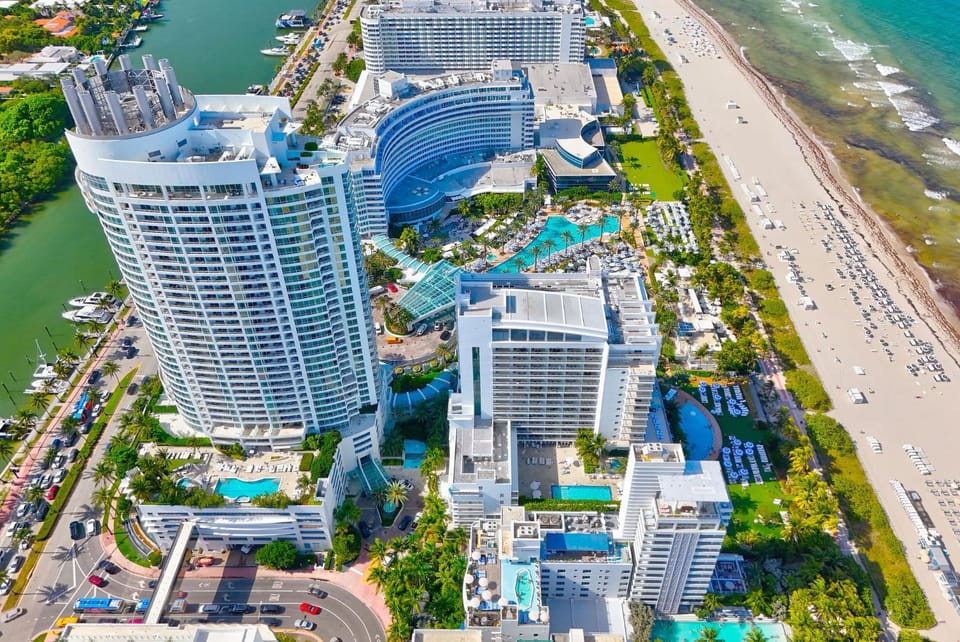 Property building, Neighbourhood, Bird's eye view, Pool view, Sea view, Swimming pool