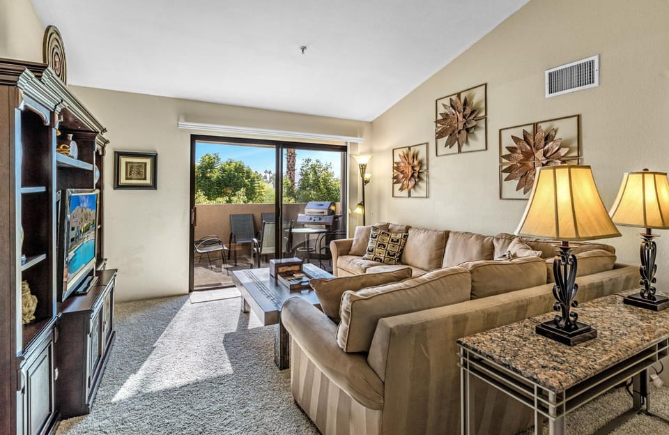 Library, TV and multimedia, Living room, Seating area