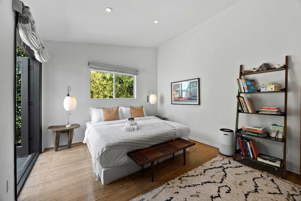 Beverly Grove 2BR Near Melrose Ave by Colby and Conrad House in West Hollywood