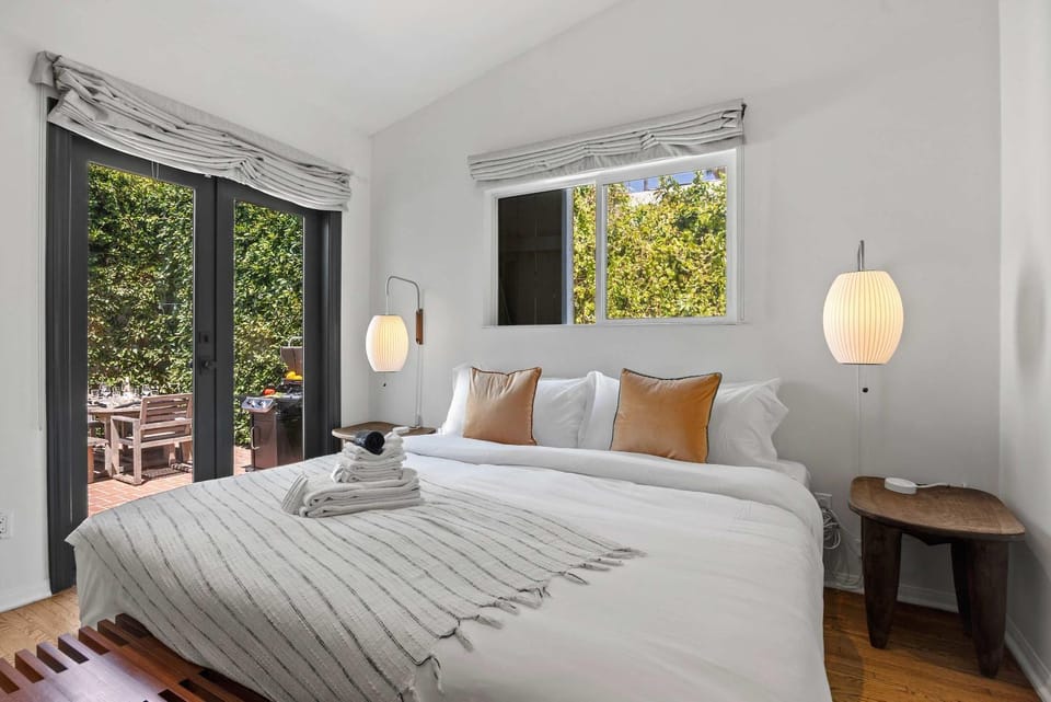 Beverly Grove 2BR Near Melrose Ave by Colby and Conrad House in West Hollywood