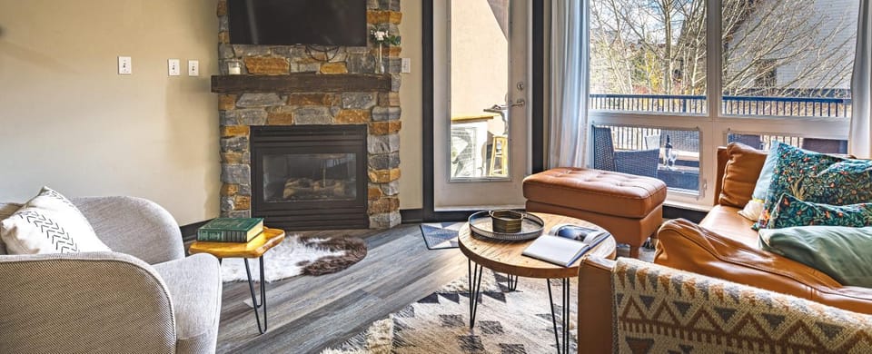 Living room, Seating area, fireplace, fireplace