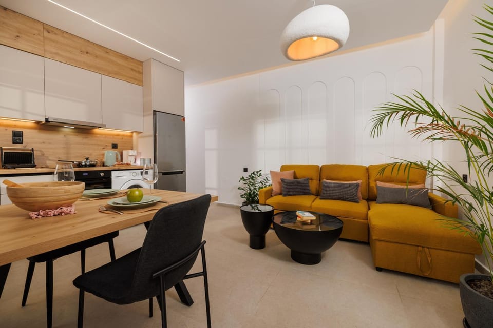 Seating area, Dining area